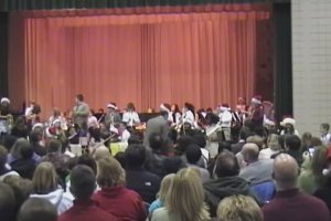 Un orchestre fait un carnage en jouant Jingle Bells