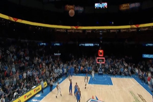 Devonte Graham marque de 18 mètres au buzzer et fait gagner son équipe