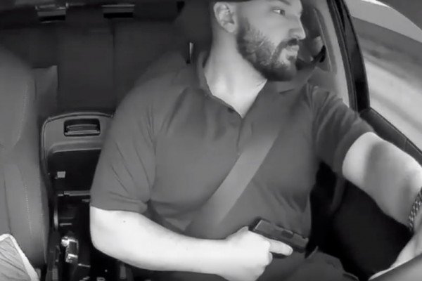 Un homme sort un flingue lors d’un road rage (Etats-Unis)