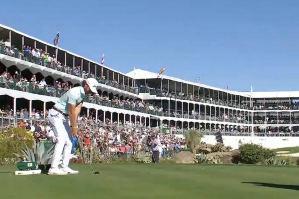 Trou-en-un et ambiance de folie au Phoenix Open de golf