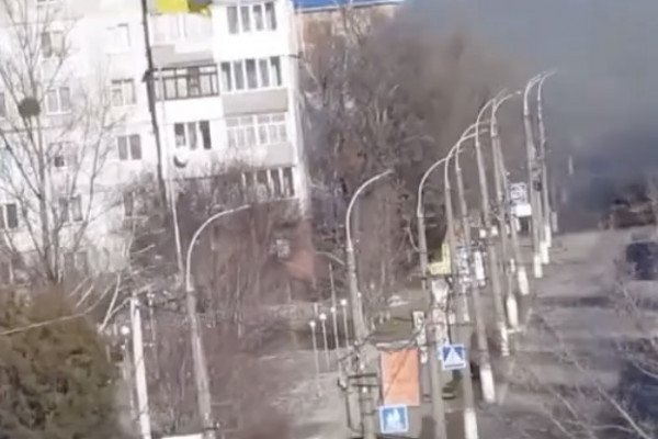 Un caméraman voit la mort de près (Ukraine)