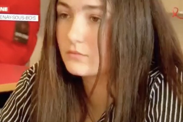 Cette jeune réfugiée ukrainienne en France, s'ennuie en cours de maths