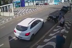 Deux voleurs de moto se font rattraper par Karma (Brésil)