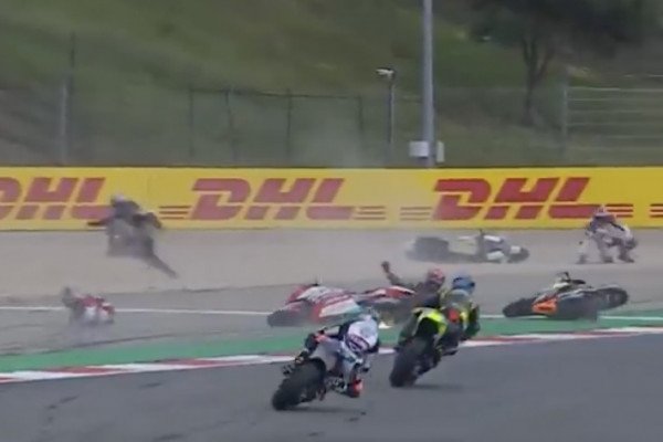 Grosse chute collective au GP du Portugal