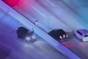 Un homme en fuite commet la pire erreur lors d'une course poursuite sur l'autoroute