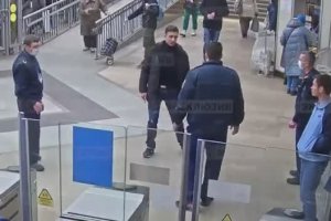Un homme armé d'un couteau se fait neutraliser (Russie)