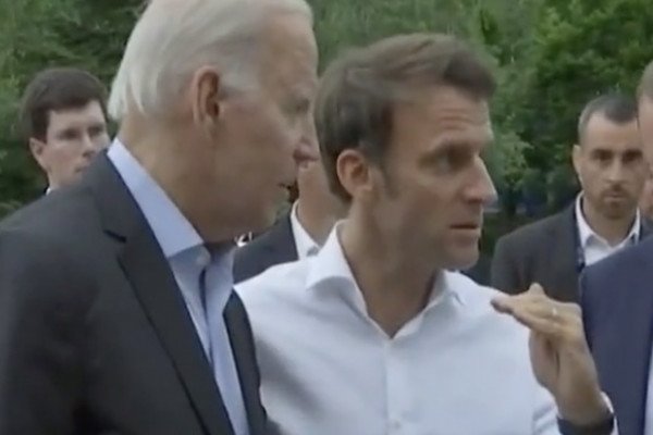 Malaise : Emmanuel Macron interpelle Joe Biden au sujet du pétrole Saoudien