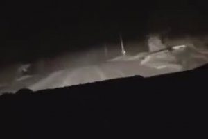 Un automobiliste passe en vitesse lumière