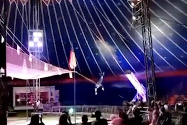 Un &quot;homme canon&quot; a un gros soucis dans un cirque (Royaume-Uni)