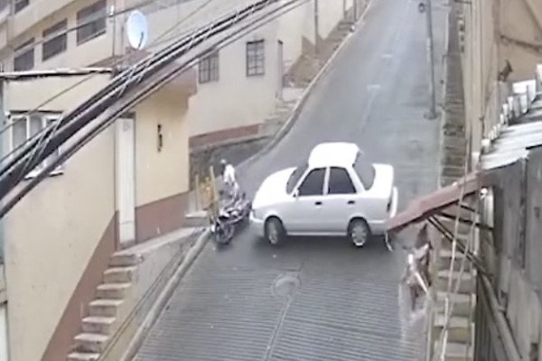 Cette rue est un enfer pour les automobilistes (Mexico)