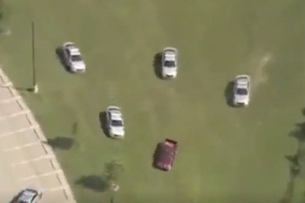 Un suspect s'offre une course poursuite Ă la GTA