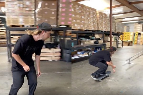 Faire du skate dans un entrepôt