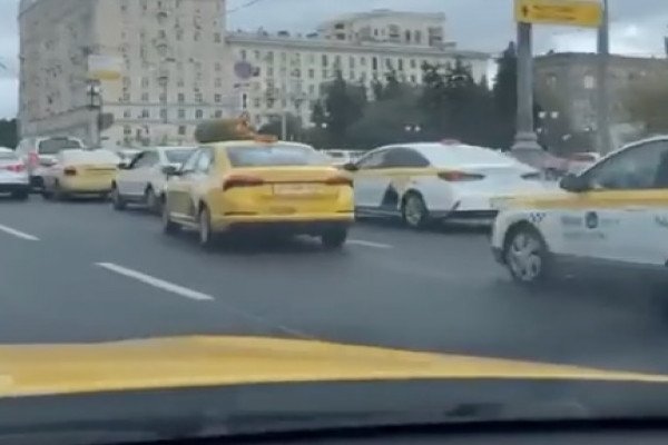 Des pirates hackent Yandex Taxi et envoient tous les chauffeurs au même endroit (Moscou)