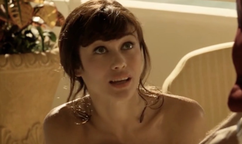 Olga Kurylenko nue dans la série Magic City