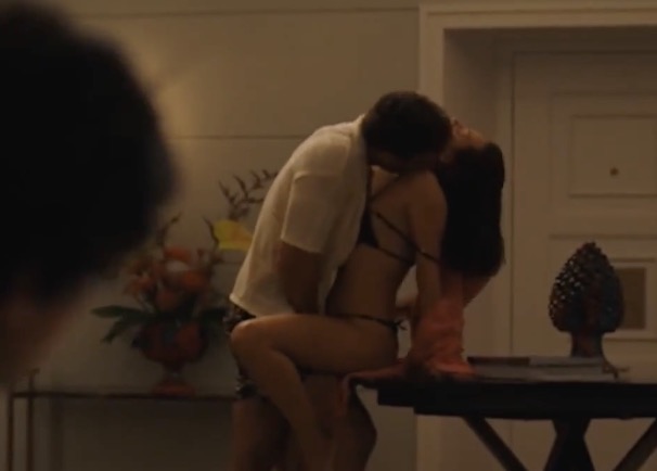 Aubrey Plaza sexy dans la saison 2 de The White Lotus (2022)