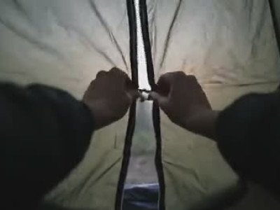 Même au camping ce chien n'est pas d'humeur instagrameuse