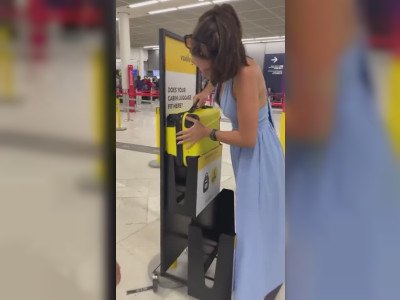 Ca rentre comme une paire de seins dans une robe d'été