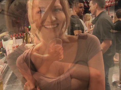 Staci Carr ne porte jamais de culotte en soirée