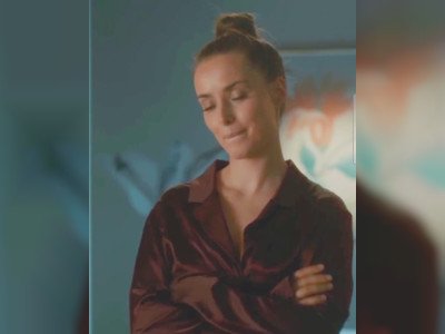 Kseniya Mishyna seins nus dans Fair Trade (2023)