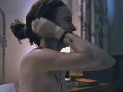 Rachel Brosnahan nue dans Louder Than Bombs (2015)