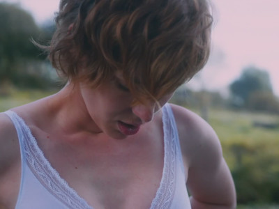 Louise Bourgoin nue dans Je suis un soldat (2015)