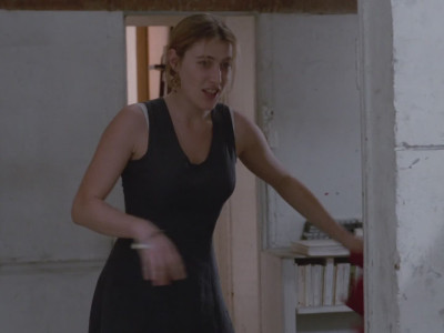Valeria Bruni Tedeschi nue dans Oublie-moi (1994)