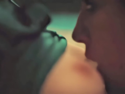 Lali Esposito seins nus dans El fin del amor (2025)