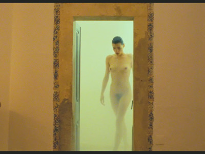 Joana Azevedo nue dans As Bodas de Deus (1999)