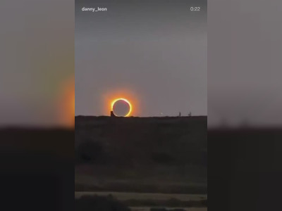 Éclipse solaire en anneau de feu