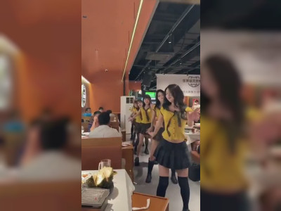 Un show pour attirer les clients au restaurant