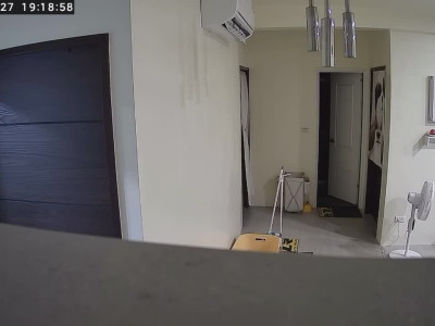 Son chat surveillé par la caméra maison