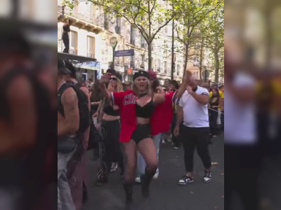 La Techno Parade dans les rues de Paris