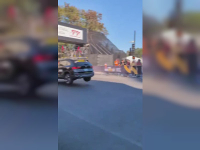 Un sélectionneur roule comme un pilote de rallye