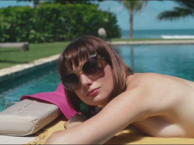 Gaite Jansen nue dans Leopard Skin (2022)