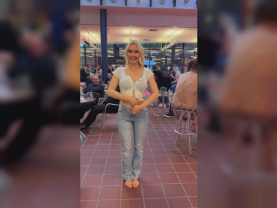 La pornstar FlexbleWhore montre tout